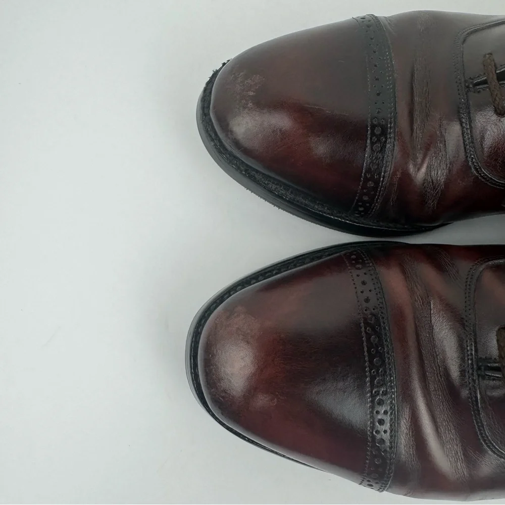 Johnston & Murphy Aldrich II cap-toe oxford dress shoe. Burgundy leather size 10